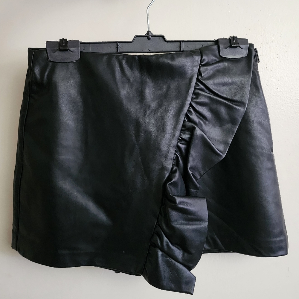 ZARA Faux Leather Skort Shorts Medium